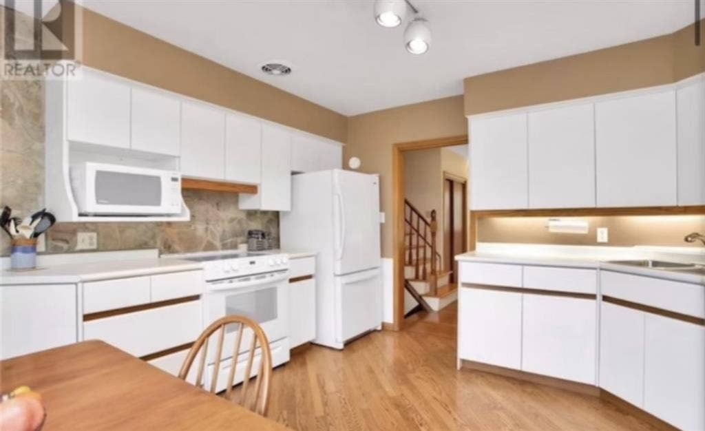 Room Available  Bath House