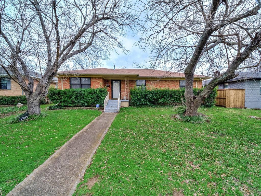 8 BR in Dallas