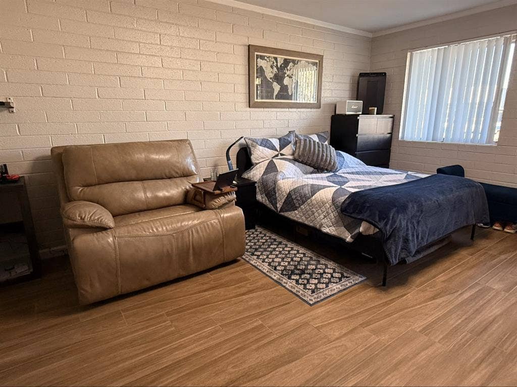 Month to Month Furnished Studio!