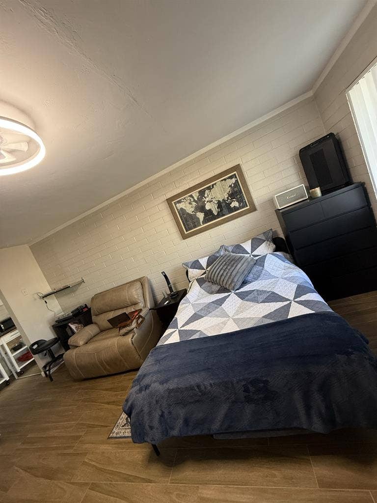 Month to Month Furnished Studio!