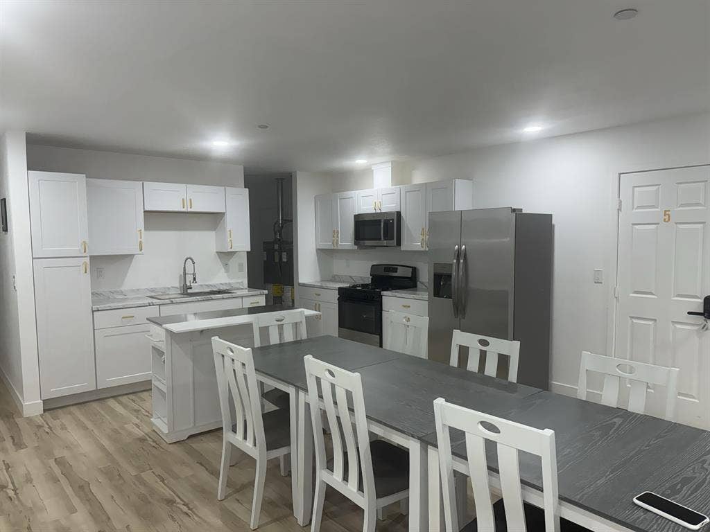 6 BR in Phoenix
