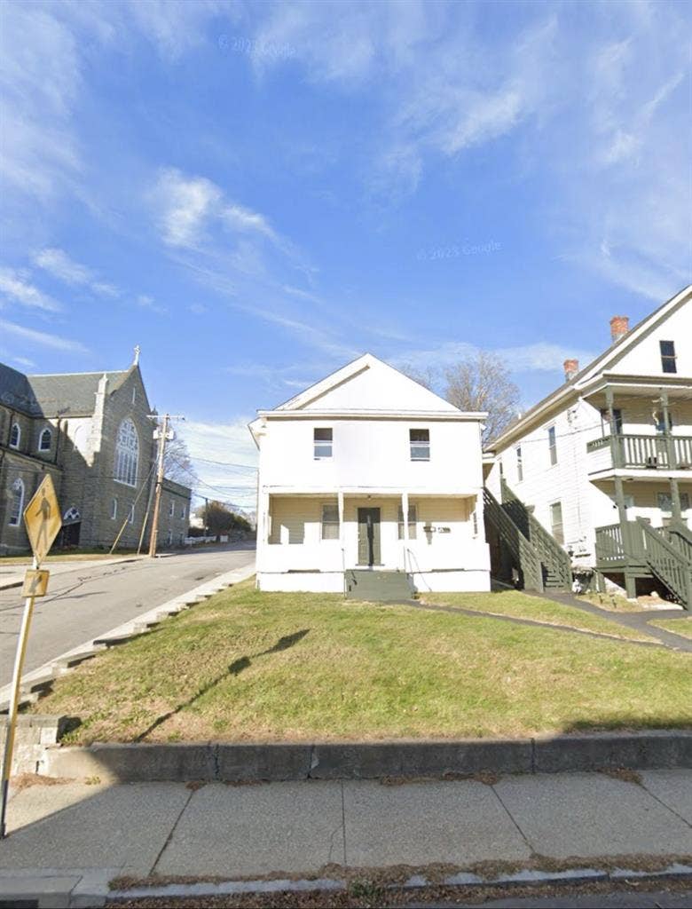 roommate needed (URGENT)