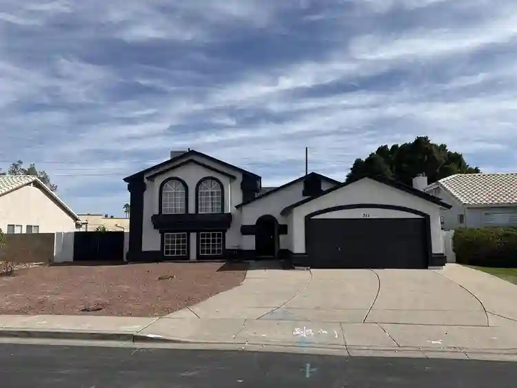 9 BR in Mesa