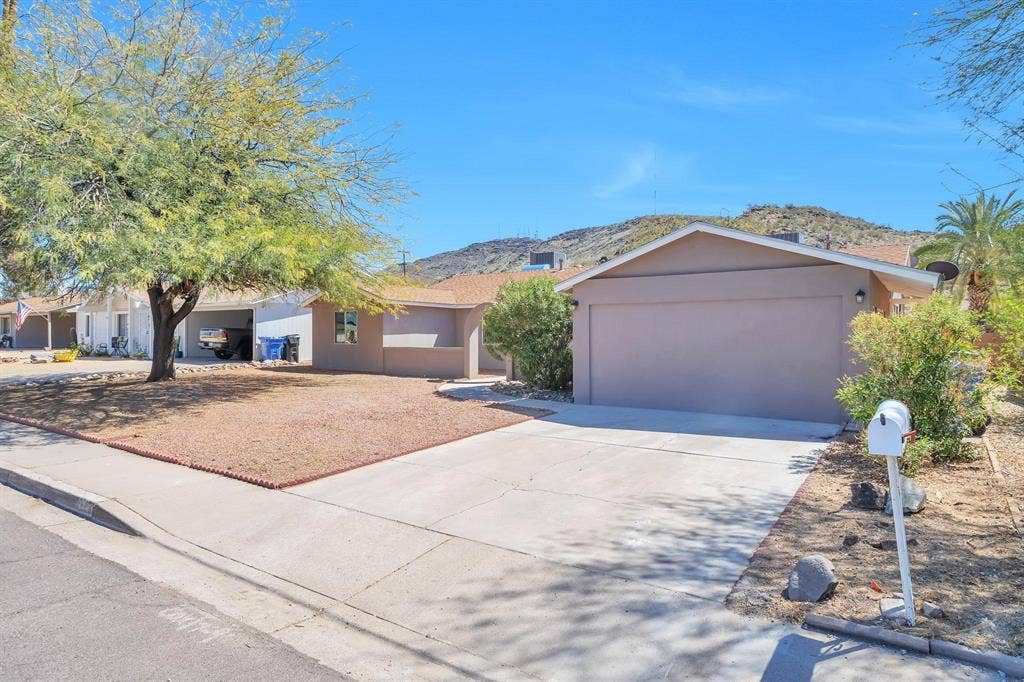 9 BR in Phoenix