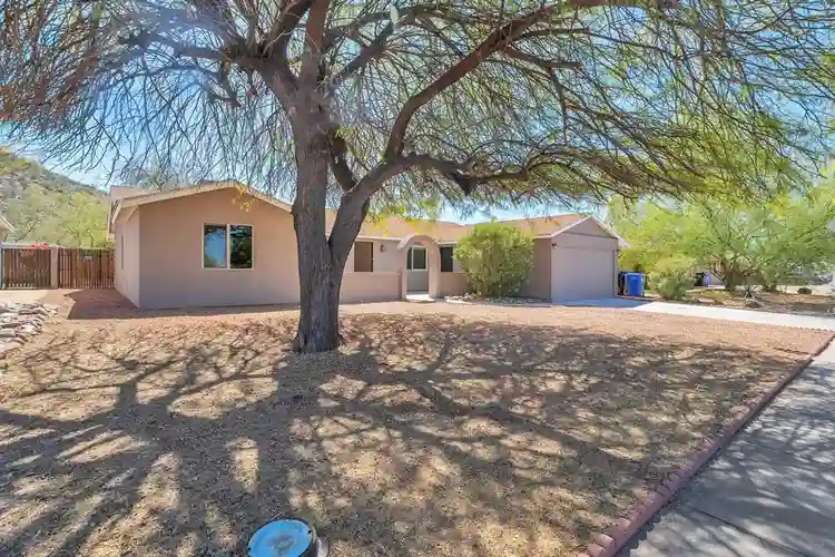 9 BR in Phoenix