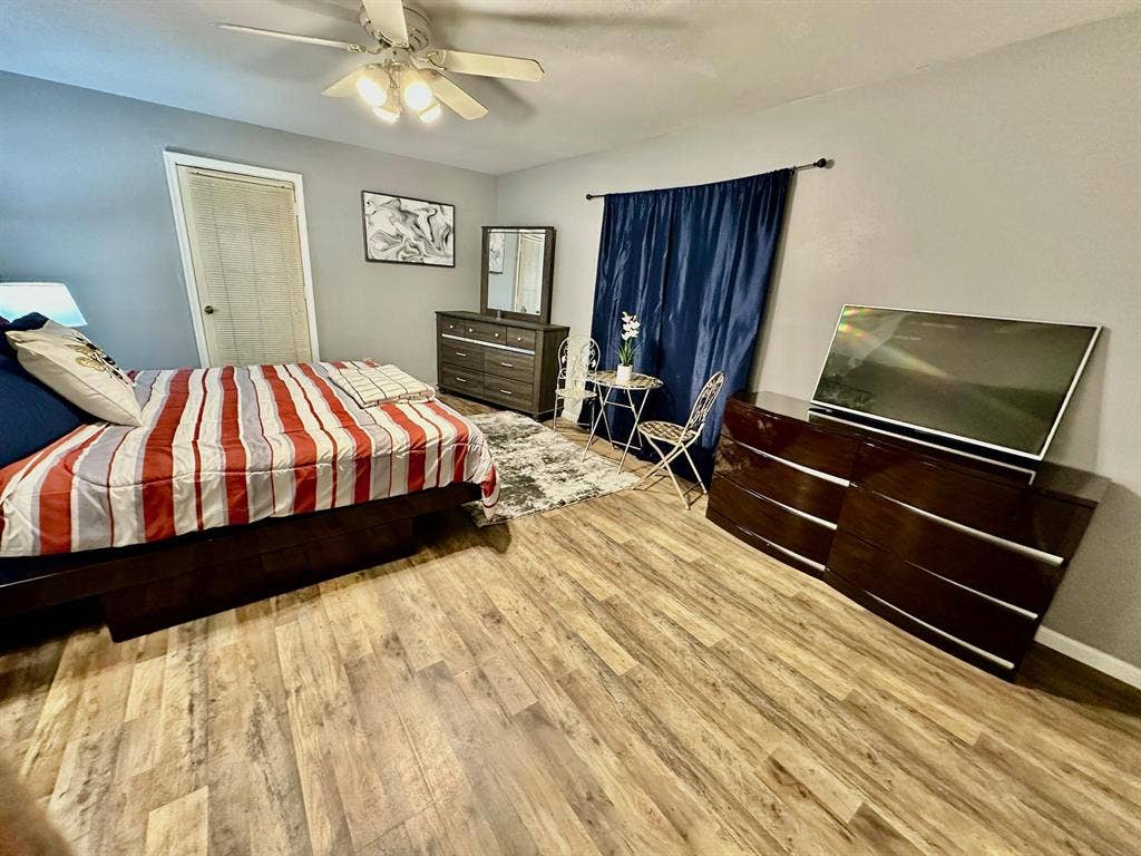 2 BR in Houston