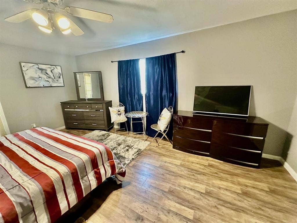 2 BR in Houston