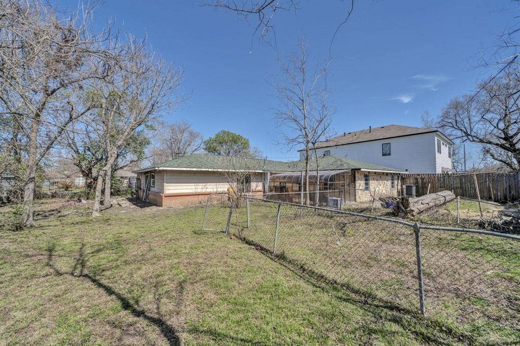 8 BR in Houston