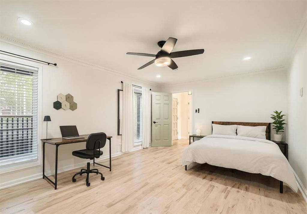 8 BR in Stone Mountain