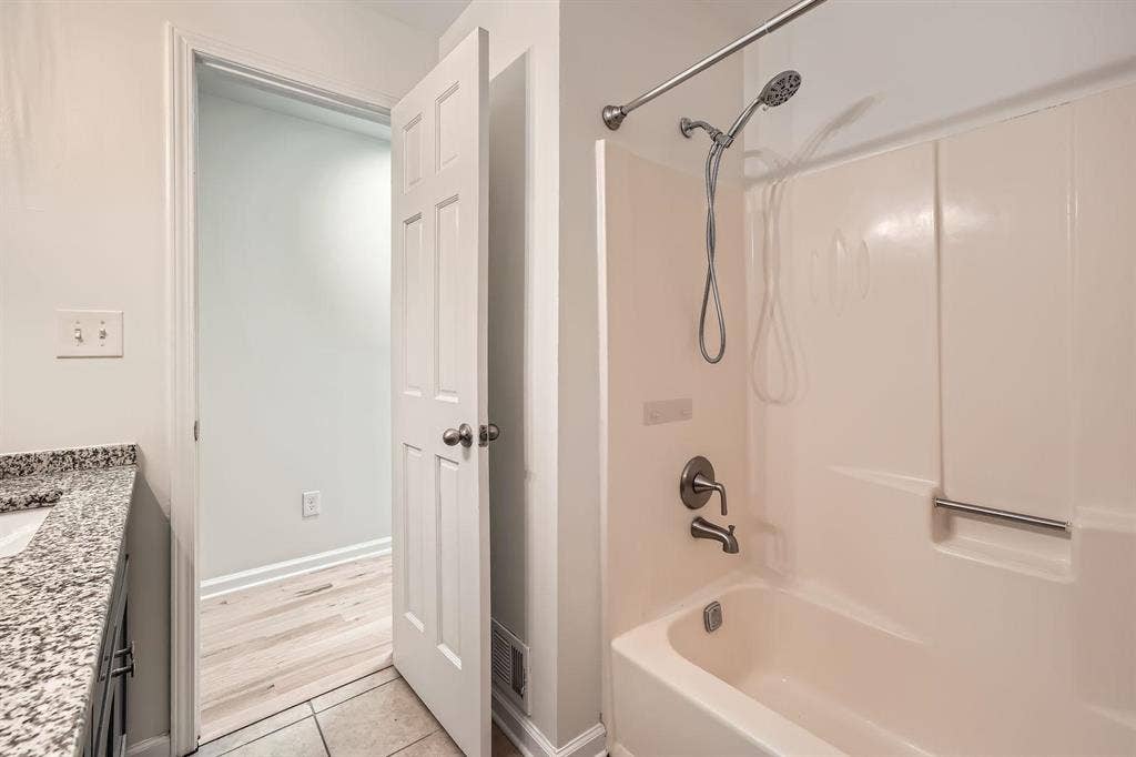 8 BR in Stone Mountain