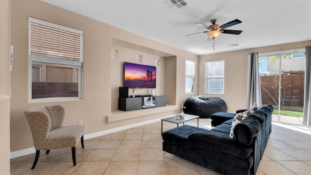 2 BR in Las Vegas