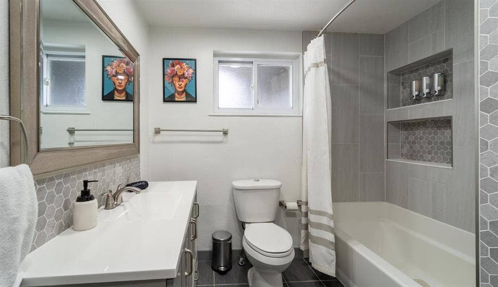 8 BR in Westminster