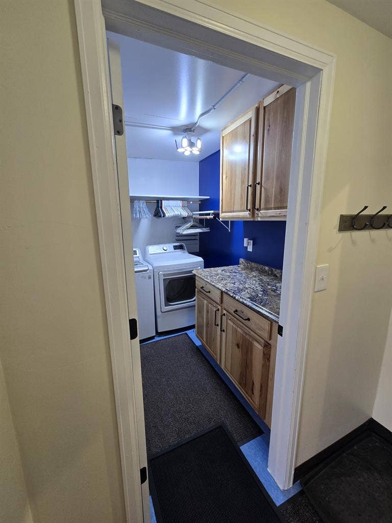 Ba Reno'd Private Basement