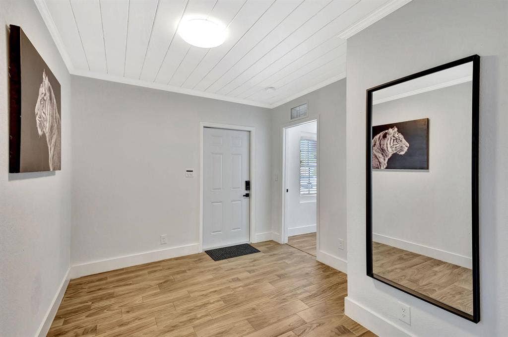 7 BR in Riviera Beach