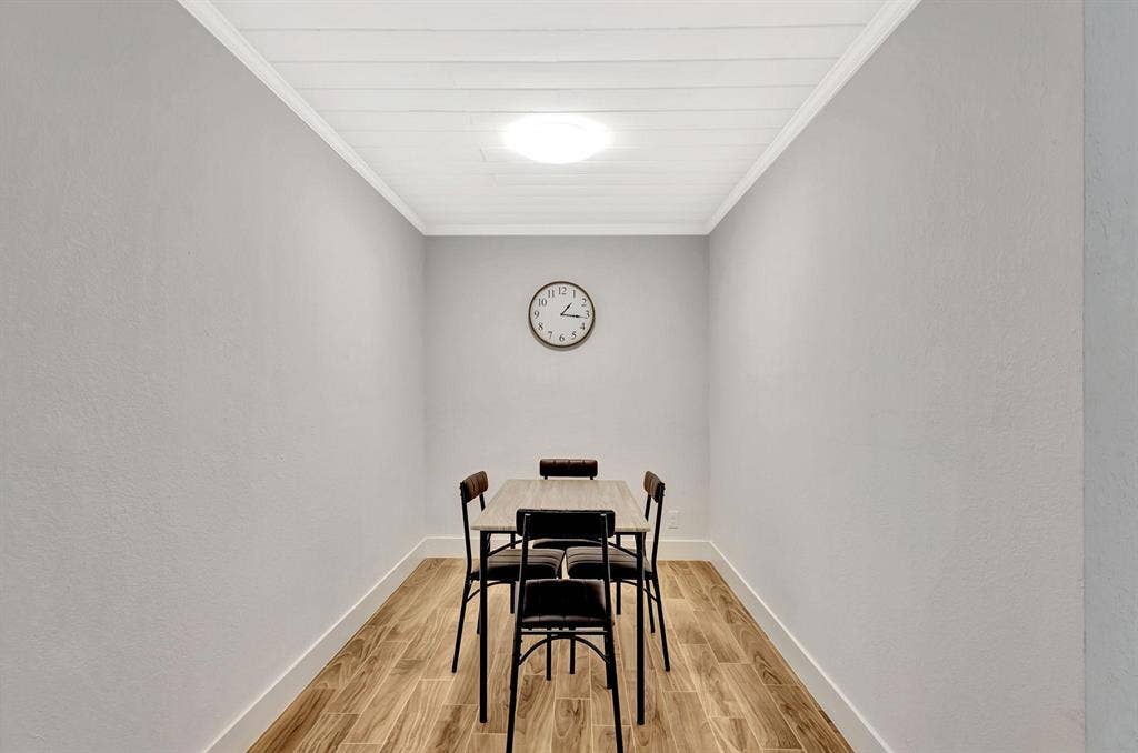 7 BR in Riviera Beach