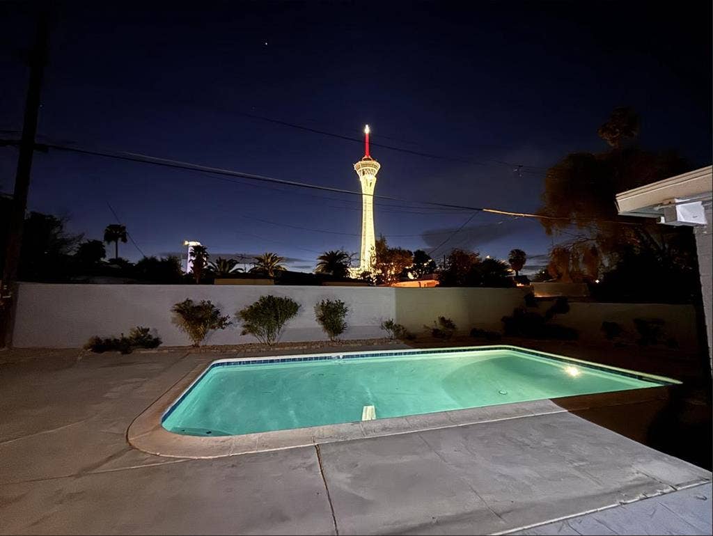 6 BR in Las Vegas