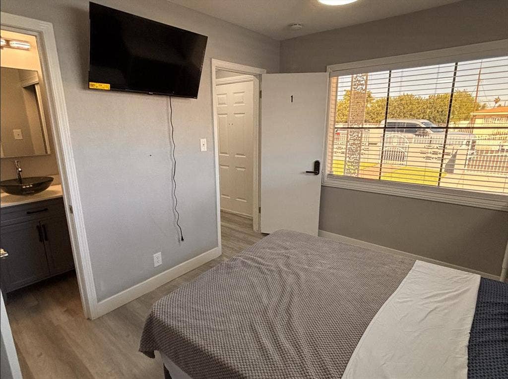 6 BR in Las Vegas