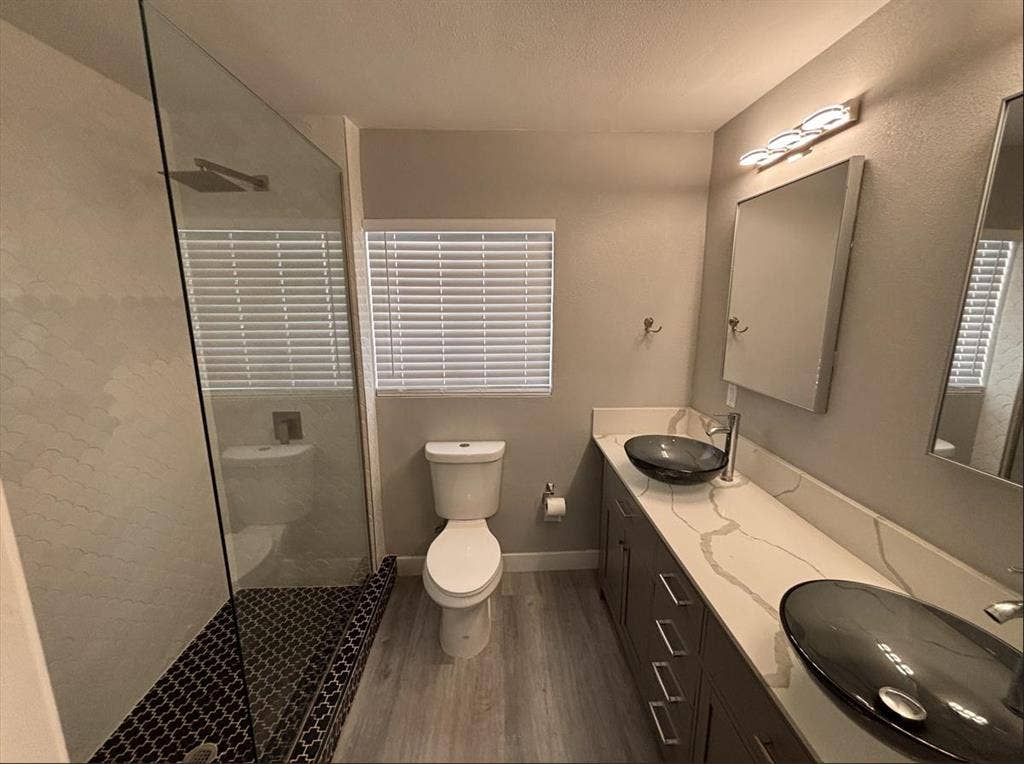 6 BR in Las Vegas