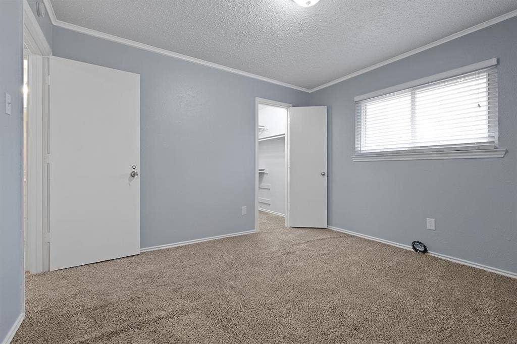 6 BR in Garland
