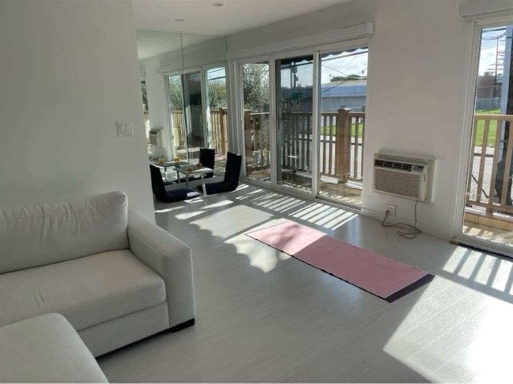 1 Bedroom + Private bath west LA