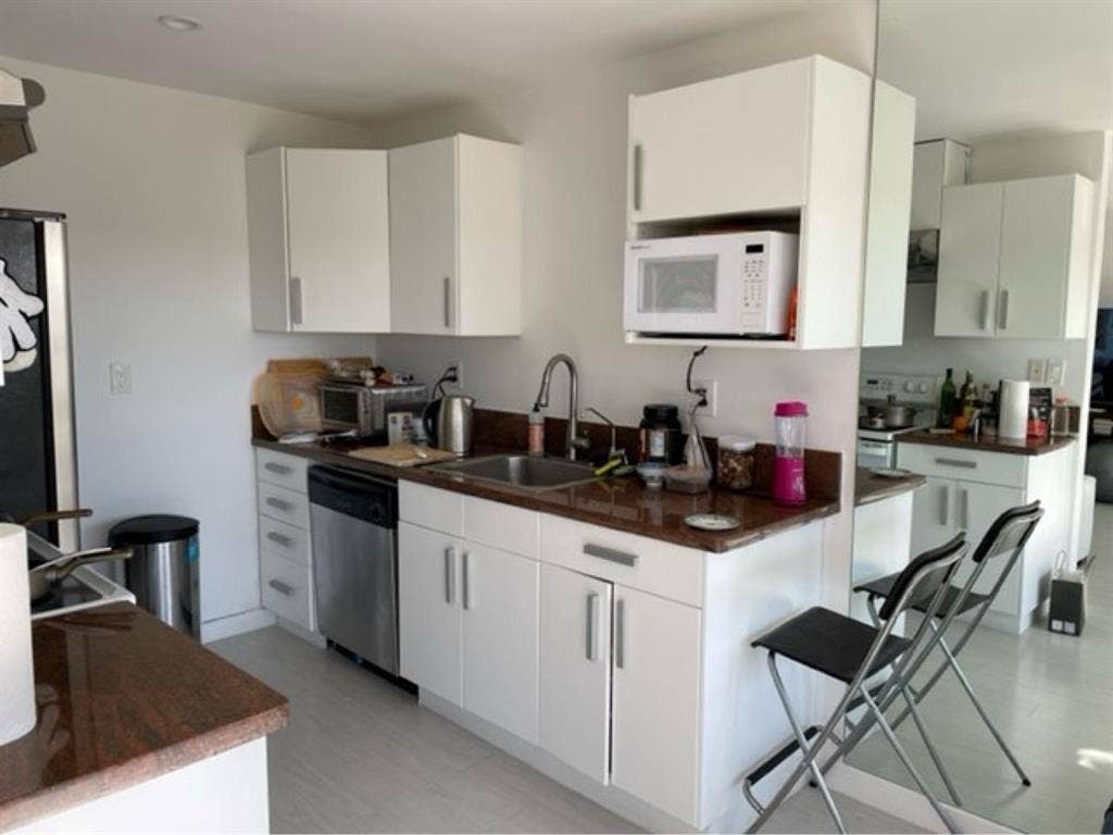 1 Bedroom + Private bath west LA