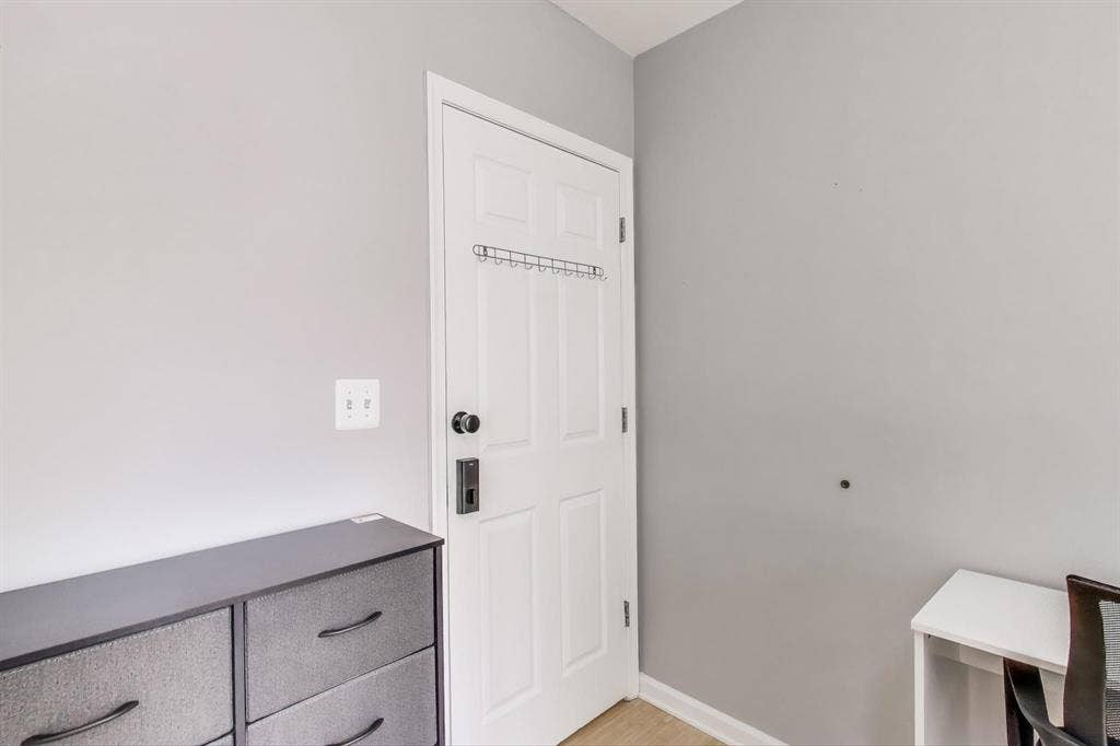 7 BR in College Park