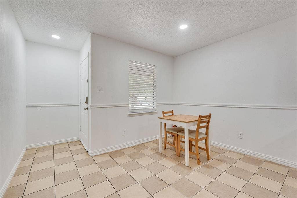 2 BR in Arlington