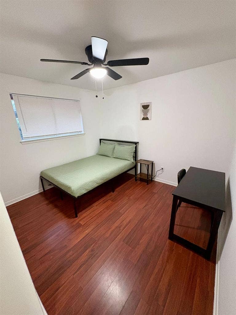 6 BR in Houston