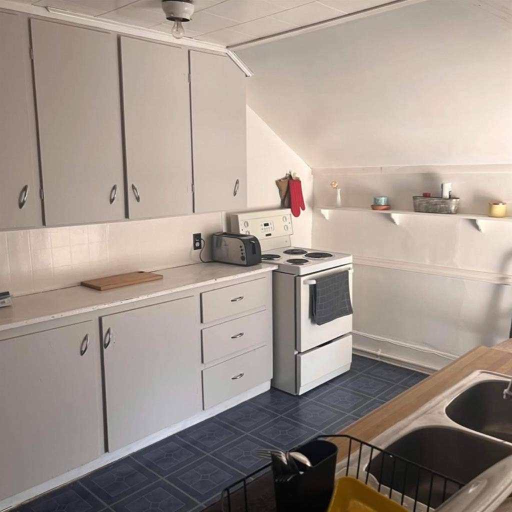 Room for rent in shared apartment