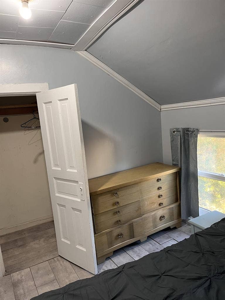 Room for rent in shared apartment