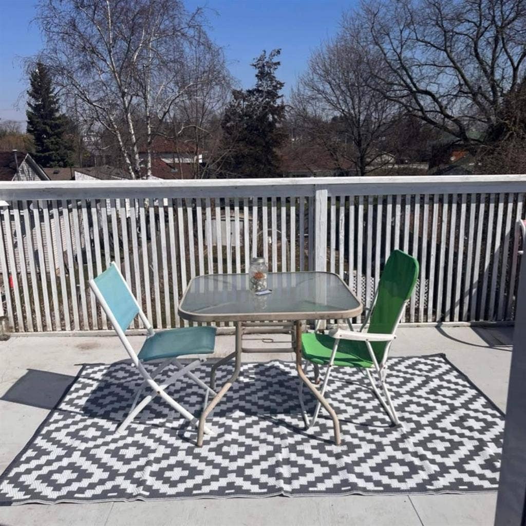 Room for rent in shared apartment