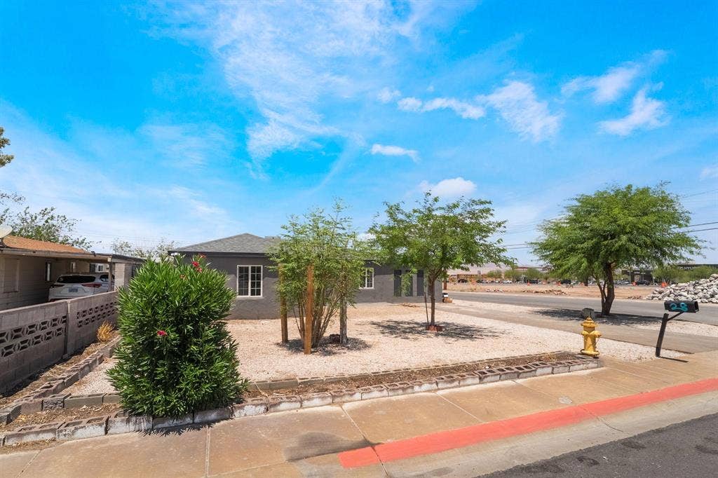 3 BR in Henderson