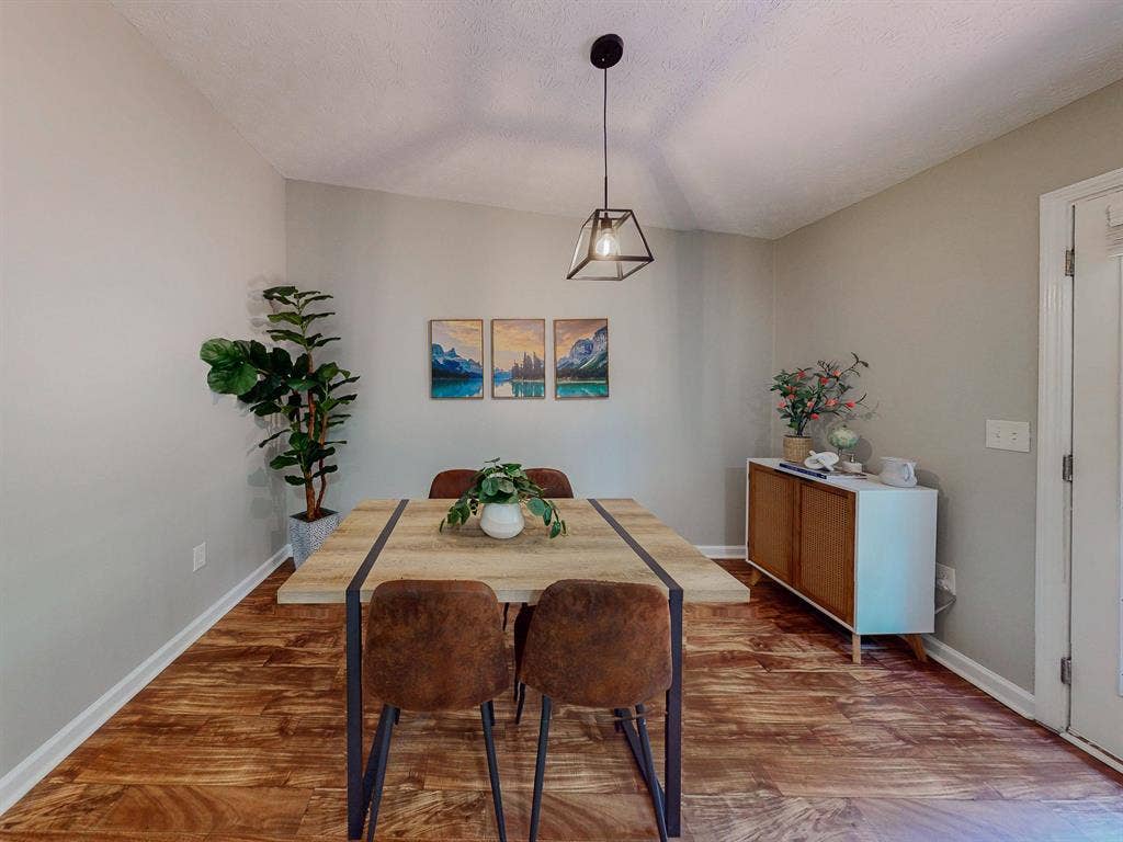 7 BR in Decatur