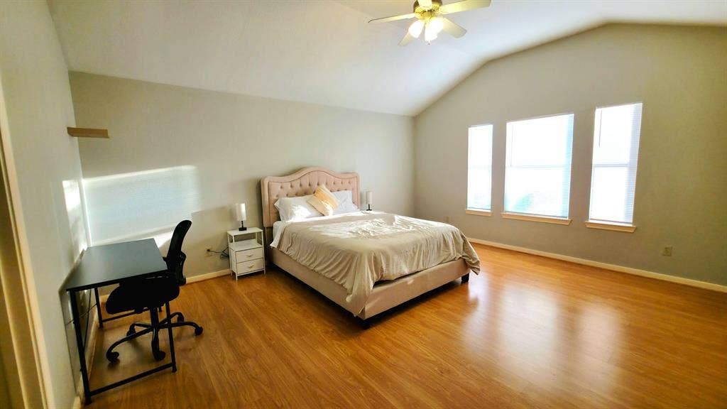5 BR in Houston