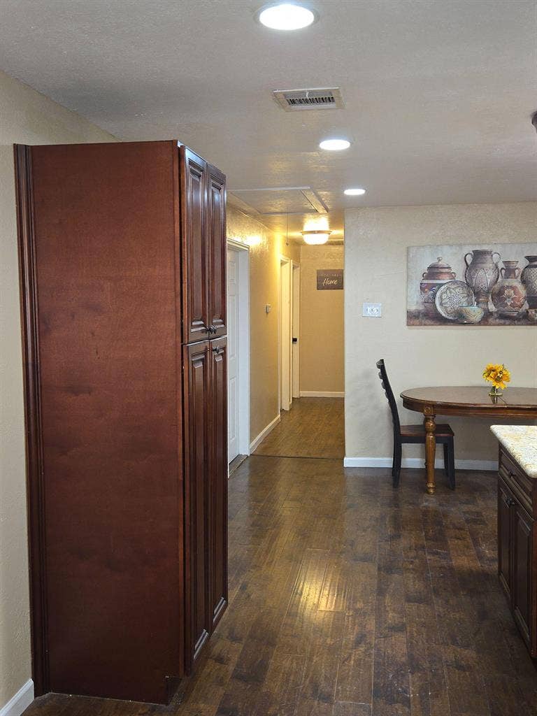 7 BR in Houston