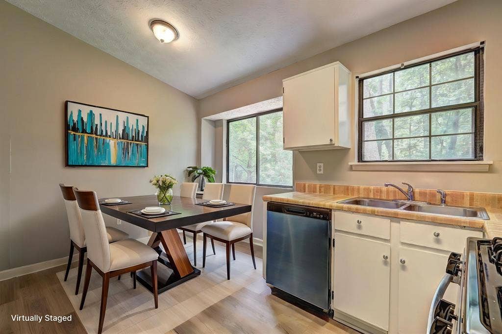 5 BR in Lawrenceville