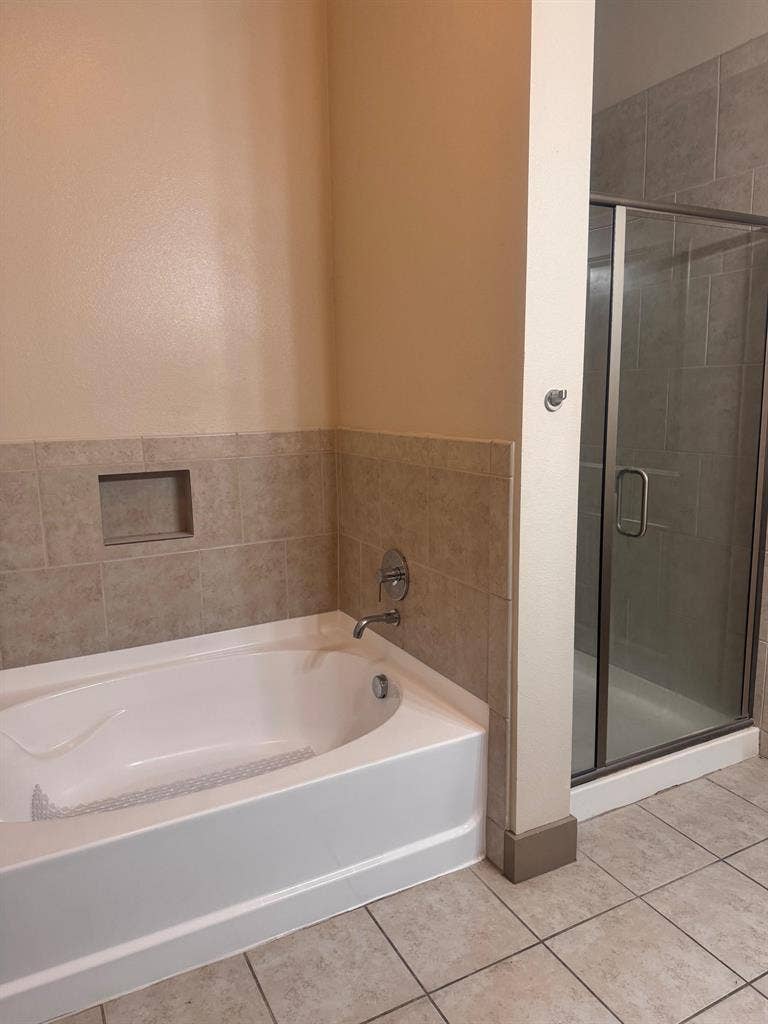 2 BR in Houston