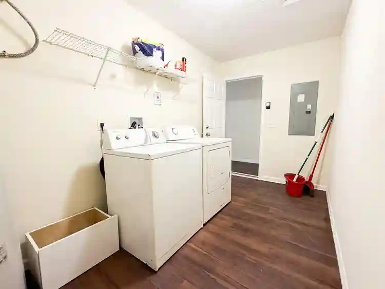 6 BR in Jacksonville