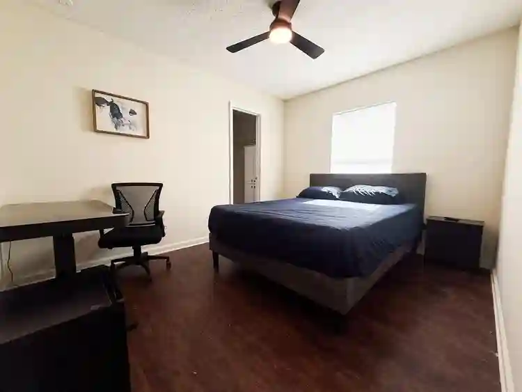 6 BR in Jacksonville