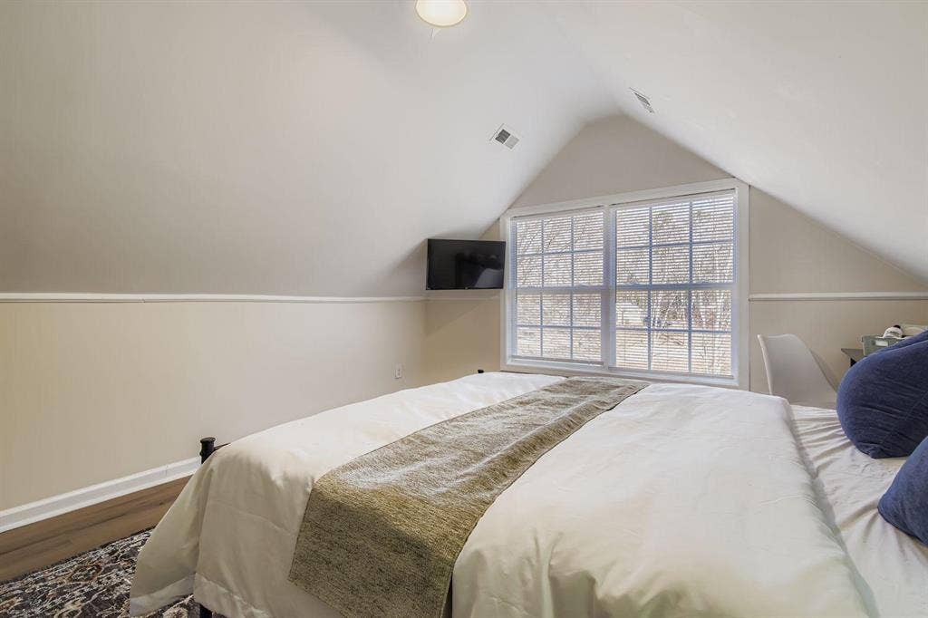10 BR in Monroe