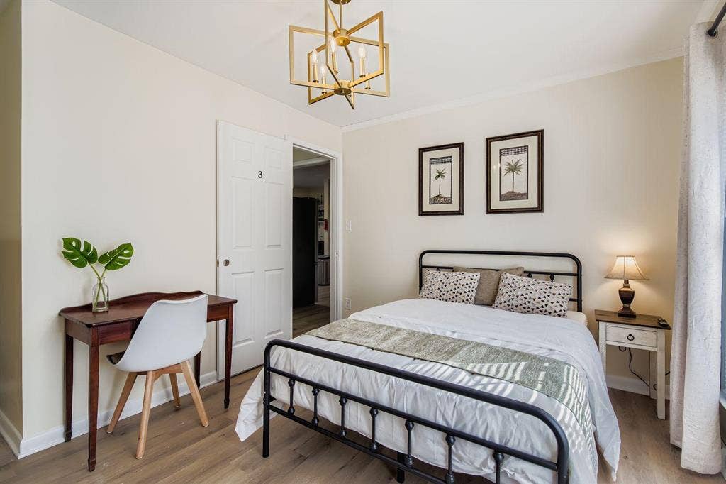 10 BR in Monroe