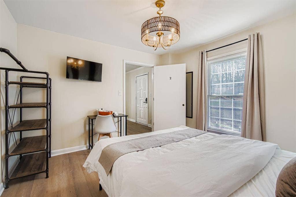 10 BR in Monroe