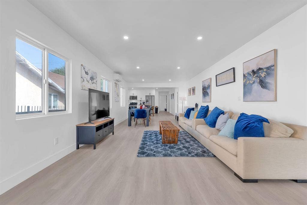 5 BR in Los Angeles
