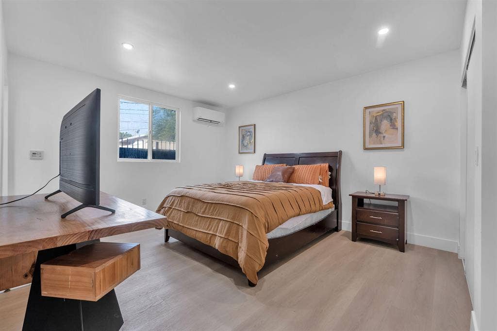5 BR in Los Angeles