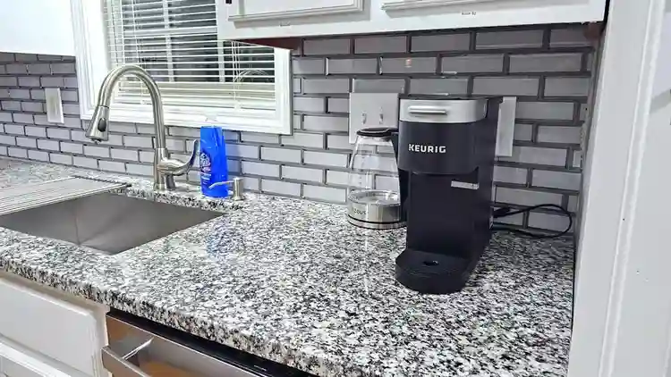 8 BR in Lawrenceville