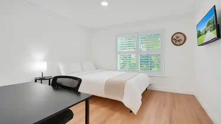 8 BR in Port St. Lucie