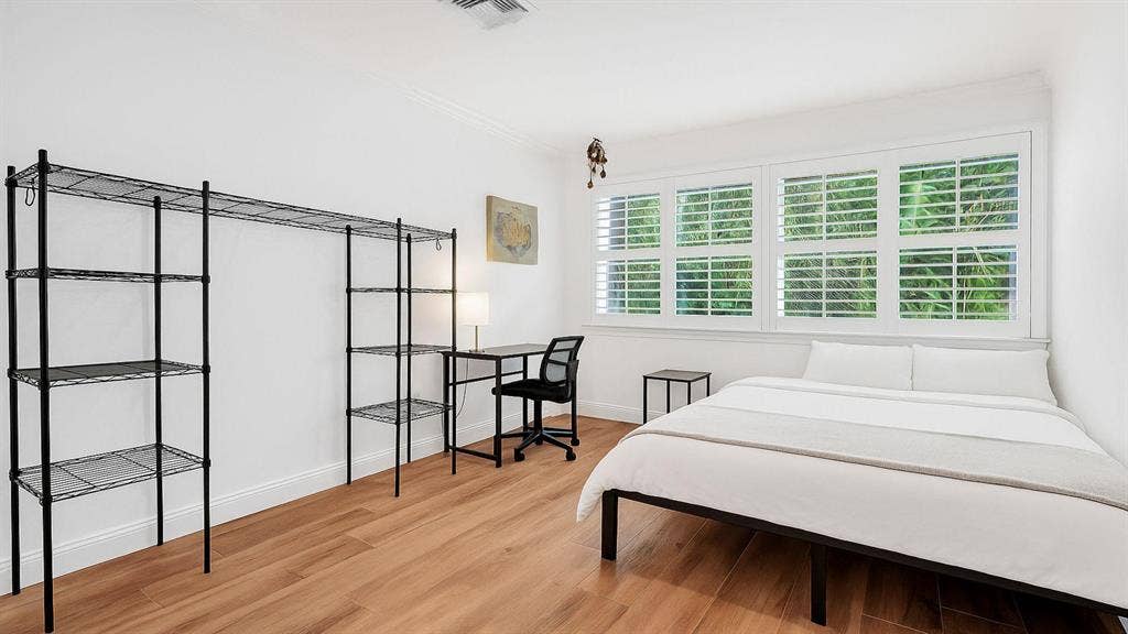 8 BR in Port St. Lucie