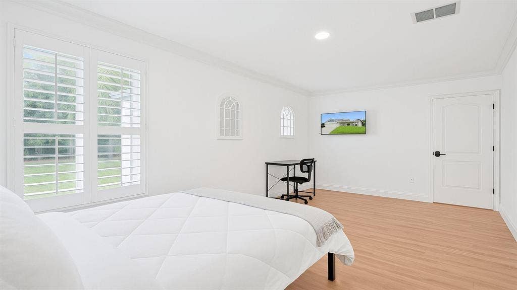 8 BR in Port St. Lucie