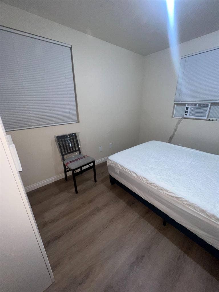 6 BR in Los Angeles