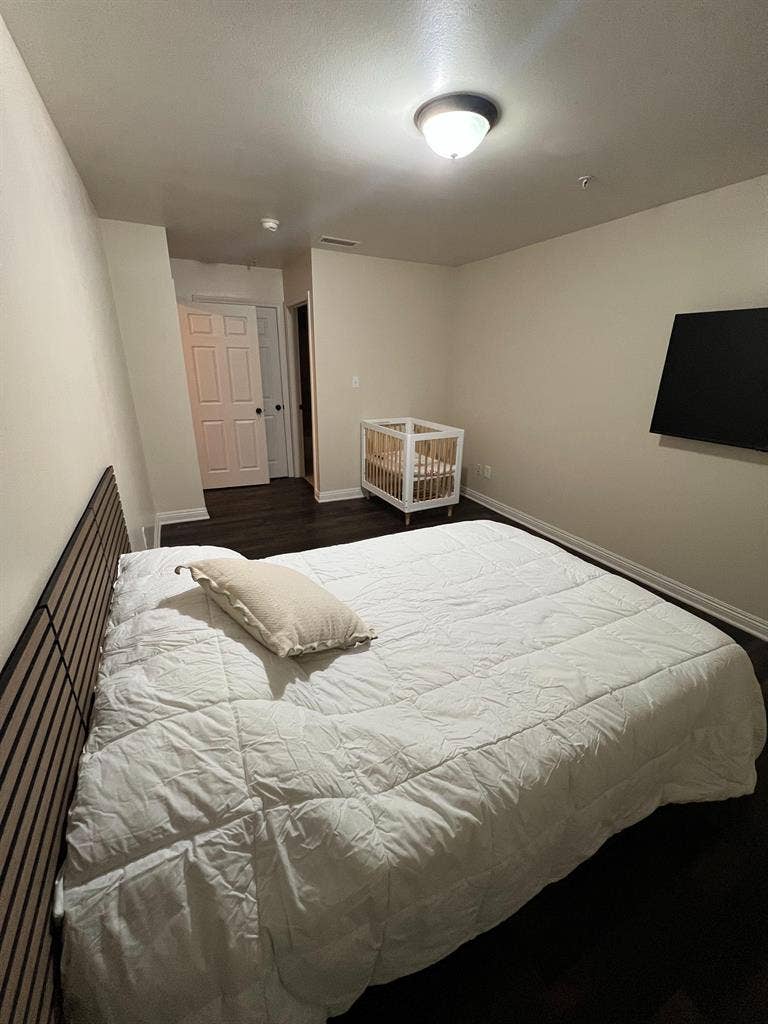 6 BR in Los Angeles